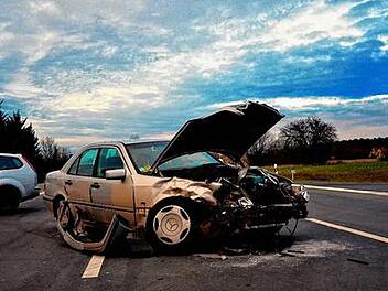 72-Jährige übersieht Auto