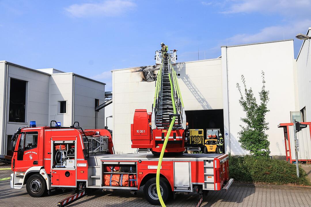 Brand in Lagerhalle in Bamberg