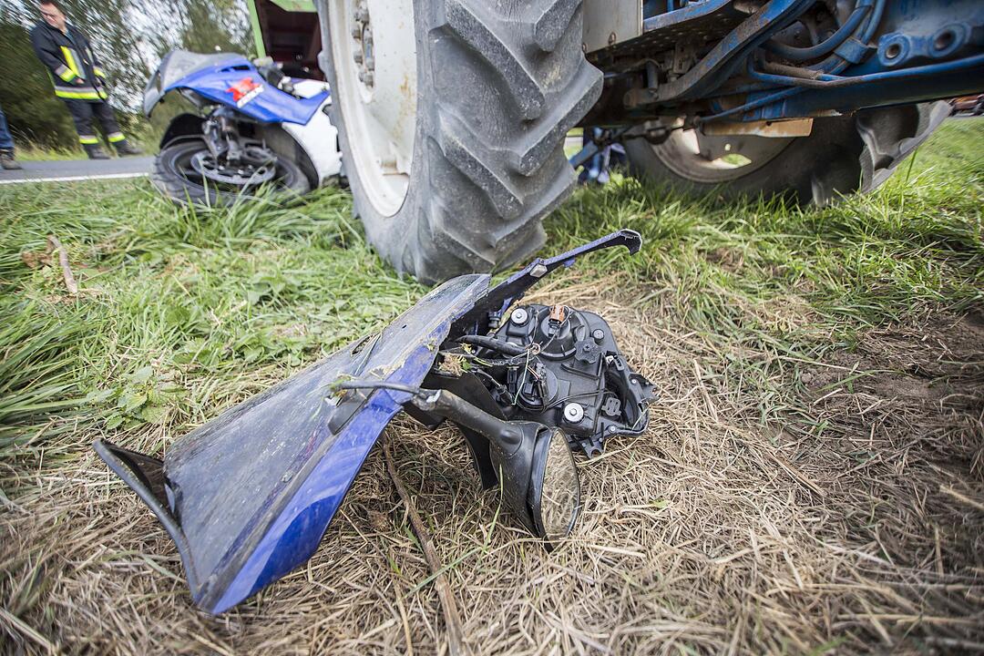 Unfall im Kreis Haßberge: Motorradfahrer prallt gegen Traktor-Anhänger