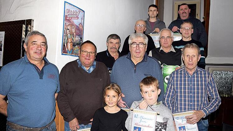 Beim Z&uuml;chterabend wurden die erfolgreichsten Aussteller mit Pokalen, B&auml;ndern und Verbandspr&auml;mien geehrt.  Foto: Dieter Radziej