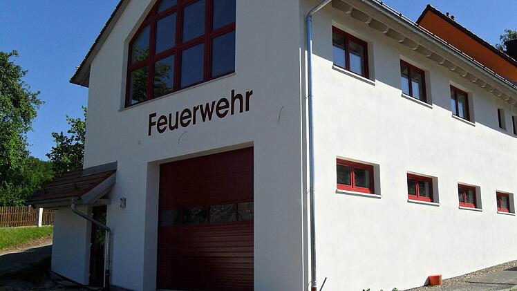 Nach Jahren des Wartens haben die Eschenbacher vor einigen Jahren ihr Feuerwehrgerätehaus mit Gemeinschaftsraum erhalten. Allerdings wünschte sich Bürgermeister Michael Ziegler etwas mehr Leben dort.