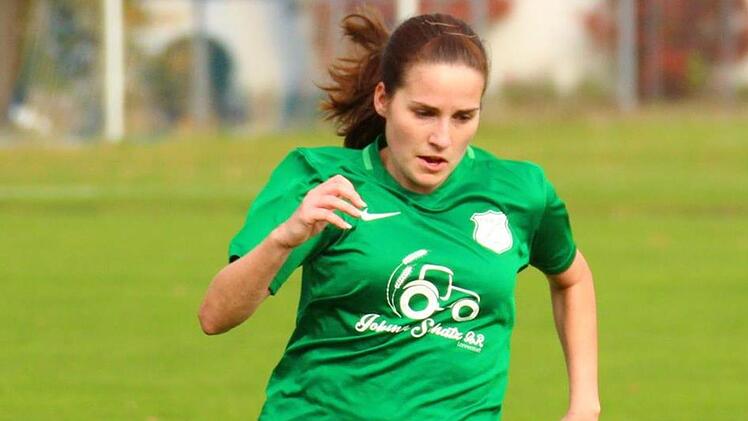Der TSV Lonnerstadt um Nadine Geinzer fuhr gegen die Reserve der SpVgg Greuther Fürth den sechsten Sieg in Folge ein und festigte in der Bezirksoberliga Platz 3. Foto: privat