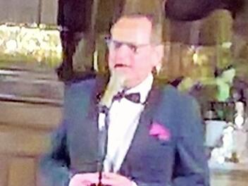 Volker Hei&szlig;mann zeigte sich als praktizierender Christ und ausgebildeter S&auml;nger. Foto: Peter Schramm