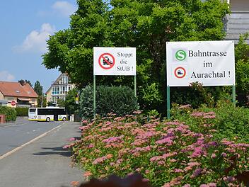Plakativer Protest des Bürgervereins Rathgeberstraße gegen die Stadt-Umland-Bahn Foto: Bernhard Panzer