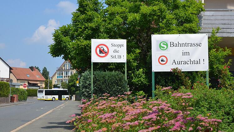 Plakativer Protest des Bürgervereins Rathgeberstraße gegen die Stadt-Umland-Bahn Foto: Bernhard Panzer