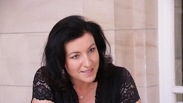 Dorothee B&auml;r stand den Reportern Benedikt Borst und Johannes Schlereth am Regentenbau Rede und Antwort