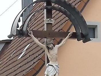 Das sanierte Dorfkreuz Foto: p