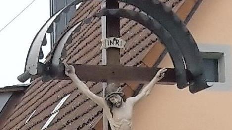 Das sanierte Dorfkreuz Foto: p