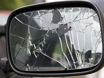 Ein 57-J&auml;hriger versteckte sich nach einer betrunkenen Autofahrt im Schrank vor der Polizei.