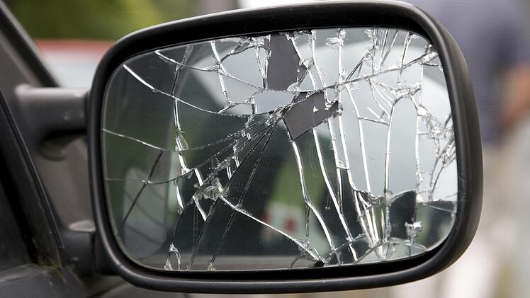 Ein 57-J&auml;hriger versteckte sich nach einer betrunkenen Autofahrt im Schrank vor der Polizei.