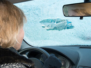 Windschutzscheibe von innen vereist? Diese praktischen Tipps helfen