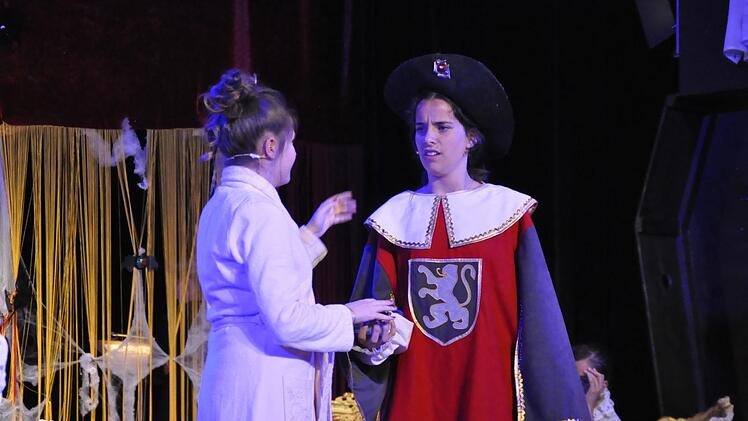 Das Gespenst von Canterville nach Oscar Wild wurde als Kindermusical im Kissinger Kurtheater aufgeführt. Foto: Peter Klopf