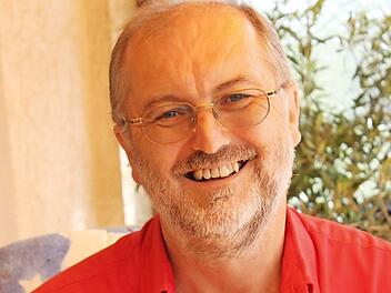 Dieses Bild von 2011 zeigt Hans Peter Marx, wie ihn viele in Erinnerung behalten werden: als einen offenen, zugewandten Menschen, der überzeugter Sozialdemokrat, aber kein Hardliner war. Foto: Tobias Kindermann