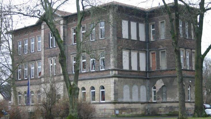 Das VHS-Gebäude in Kronach soll saniert werden. Im Frühjahr 2018 soll es los gehen. Foto: Archivbild
