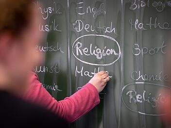 Schulen in Bayern: Nur noch zwei von drei Kindern besuchen Religionsunterricht