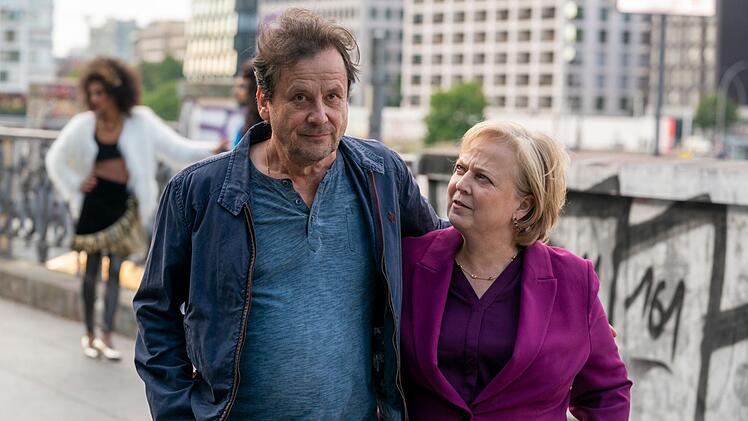 Nach außen ist Anwältin Talia (Gabriela Maria Schmeide) meistens taff und unnahbar. Die Begegnung mit ihrer früheren Schulfreundin konfrontiert sie mit ihrer Vergangenheit in der DDR. Talias Lebensgefährte Fred (Christian Kuchenbuch) steht ihr zur Seite.