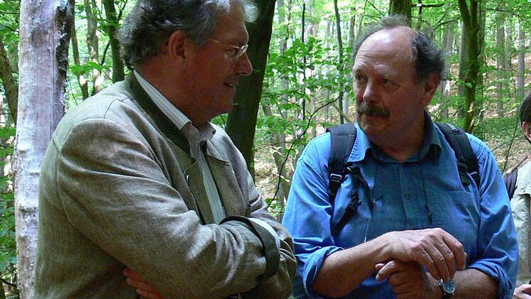 Winfried Potrykus im Gespräch mit Hubert Weiger, dem Vorsitzenden des Bund Naturschutz Bayern.  Foto: M. Wehner