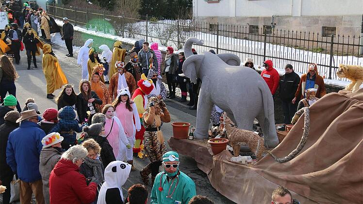 Faschingszug Schwärzelbach  Foto: Gerd Schaar