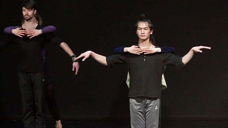 Einblicke in den nächsten Coburger Ballettabend bot eine Soirée im Landestheater. "Hypnotic Poison" feiert am 28. Februar Premiere in Coburg.Foto: Jochen Berger