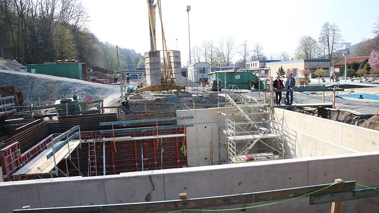 Blick auf das neue Sprungbecken.  Foto: Jürgen Gärtner