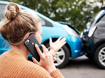 Autounfall, Notruf, Auto-Unfall, Unfall, Verkehrsunfall