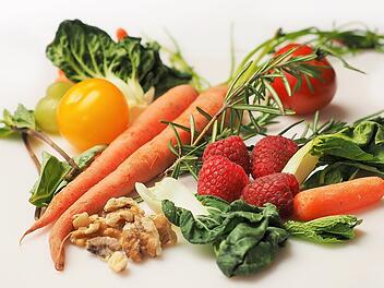 Gemüse und Obst sind nur ein Teil veganer Ernährung.