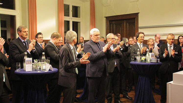 Auch die Zuhörer aus Politik, Bildungseinrichtungen und Wirtschaft hören Silberhorns Ausführungen mit Interesse. Foto: Simone Bastian
