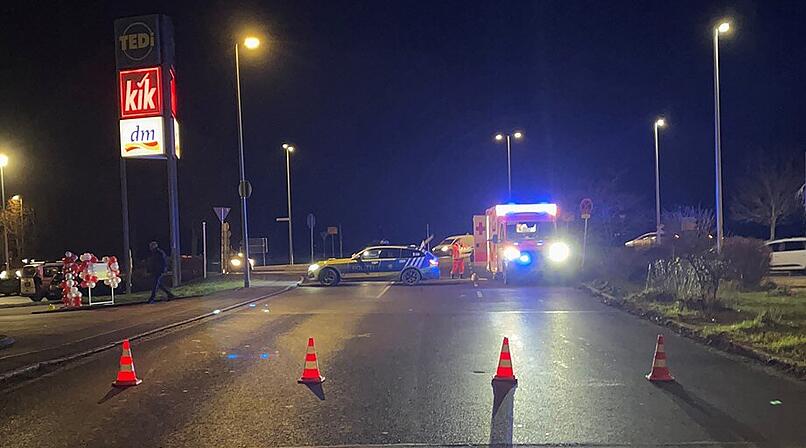 Himmelkron: Auto f&auml;hrt Fu&szlig;g&auml;ngerin an - Fahrerin unter Schock