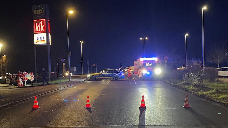 Himmelkron: Auto f&auml;hrt Fu&szlig;g&auml;ngerin an - Fahrerin unter Schock