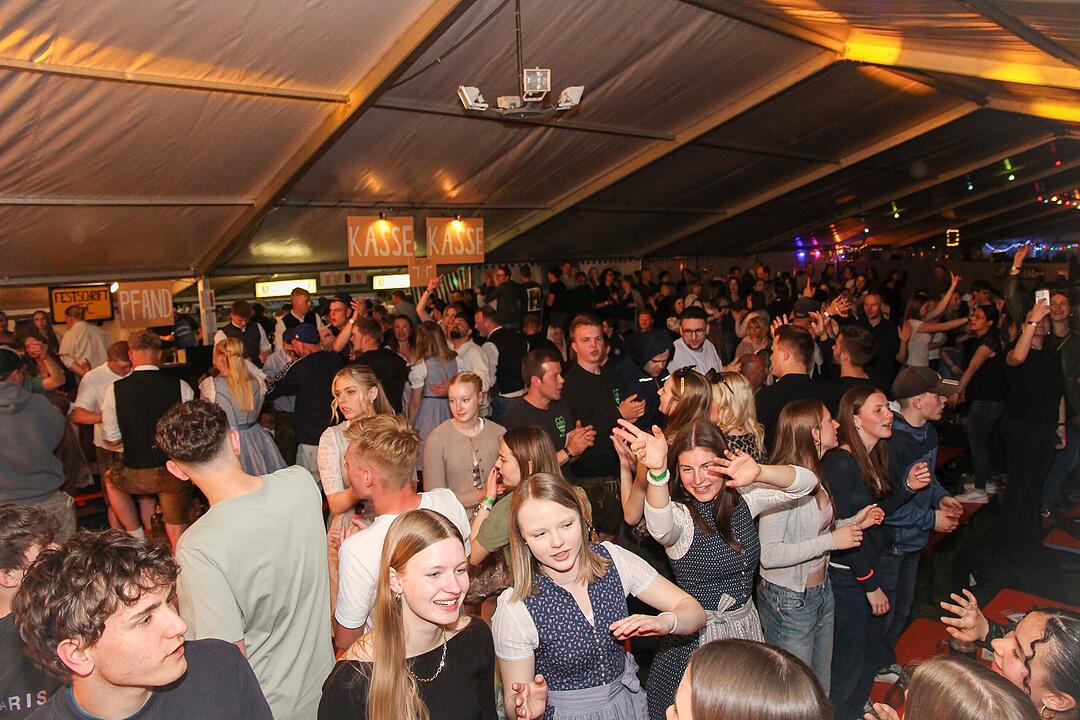 Die Partyband "highline" sorgte f&uuml;r gute Stimmung.