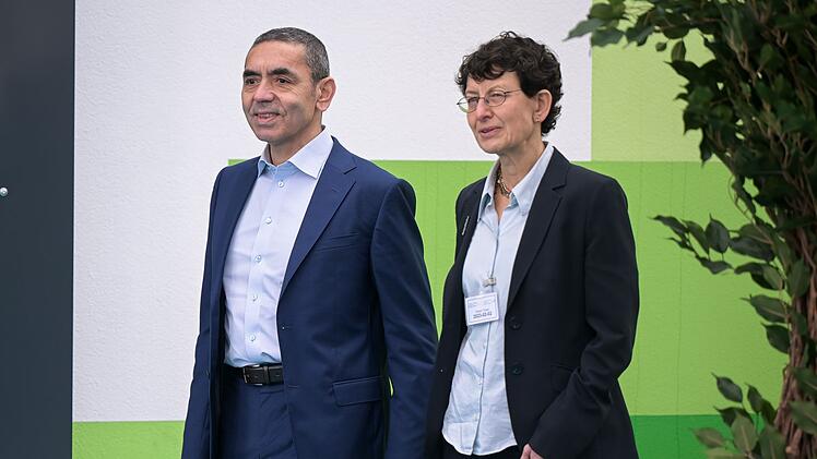 Biontech-Gr&uuml;nder Uğur Şahin und  &Ouml;zlem T&uuml;reci