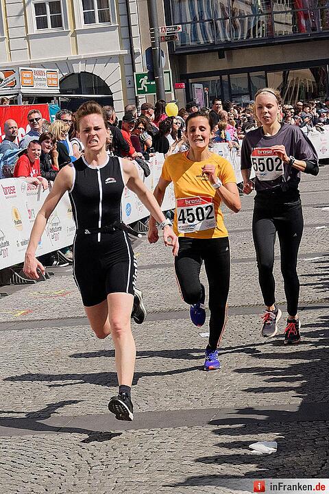 Weltkulturerbelauf 2017 in Bamberg: Der Zieleinlauf am Maxplatz