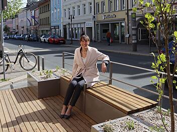 Hof: Ludwigstra&szlig;e neu m&ouml;bliert - "B&auml;nkle zum Waafen" versch&ouml;nern die Innenstadt