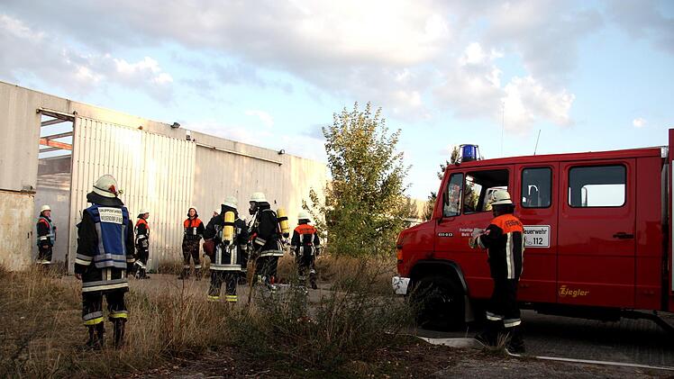 Szenen unangekündigten Übung der Feuerwehren Weisendorf und Großenseebach am Donnerstag, 20. September. Foto: Richard Sänger