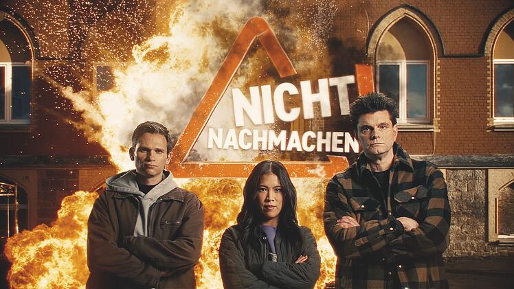 Mai Thi Nguyen-Kim, Fabian K&ouml;ster (links) und Lutz van der Horst pr&auml;sentieren die Neuauflage von "Nicht nachmachen!". Sie folgen Wigald Boning und Bernhard Ho&euml;cker, was wohl mit der Hoffnung einhergeht, beim jungen Publikum anzukommen.