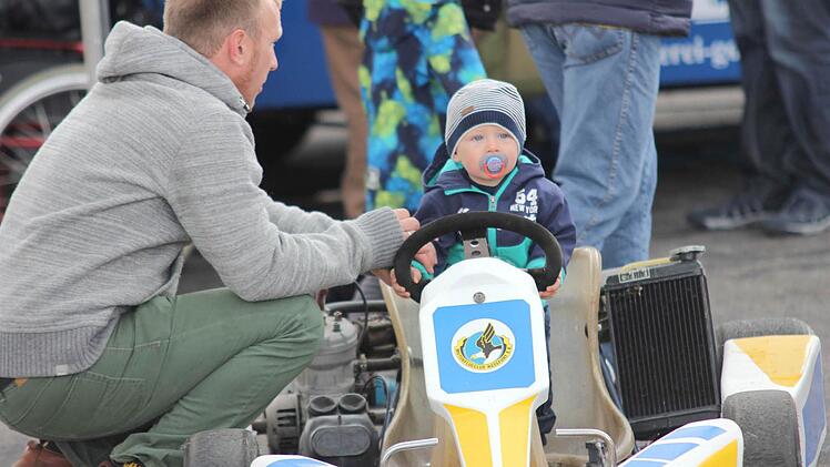 "Wenn ich groß bin, werde ich ein Sebastian Vettel". Ob dem kleinen Moritz und Papa Jürgen Lang diese Gedanken wohl durch den Kopf gegangen sind?