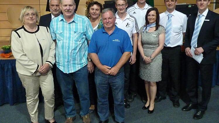 In der Jahreshauptversammlung wurden Spenden an mehrere Sportvereine aus der Region verteilt. Foto: privat