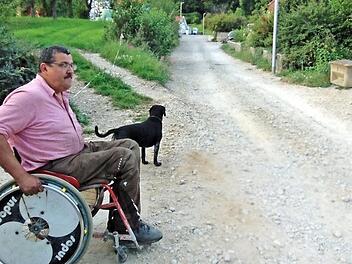Dem Landwirt Gerhard Singer get es an die blanke Existenz. Foto: Petra Malbrich