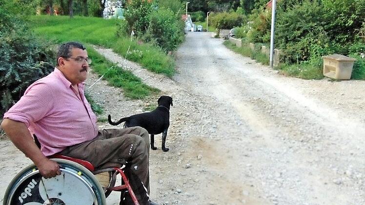 Dem Landwirt Gerhard Singer get es an die blanke Existenz. Foto: Petra Malbrich