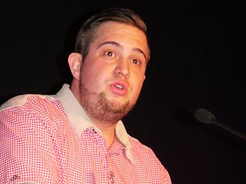 Fastenprediger Nicolas Peter schoss während seiner urkomischen "Jungfernrede" aus allen Rohren.