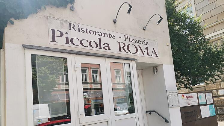 "Piccola Roma": Plakat an Bamberger Pizzeria irritiert Gäste - Wirt mit klarer Ansage