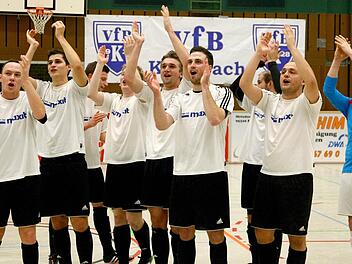 Der SSV Kasendorf feierte im Vorjahr seinen insgesamt dritten Erfolg nach 2004 und 2005 bei der offenen Kulmbacher Hallenfußball-Stadtmeisterschaft. Bei der 32. Auflage des Rundschau-Cups am Samstag zählt der Landesligist erneut zu den Titel-Favoriten.  Foto: Monika Limmer