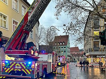 Bamberg: Loser Dachziegel löst Straßensperrung in Innenstadt aus - Lange Straße betroffen