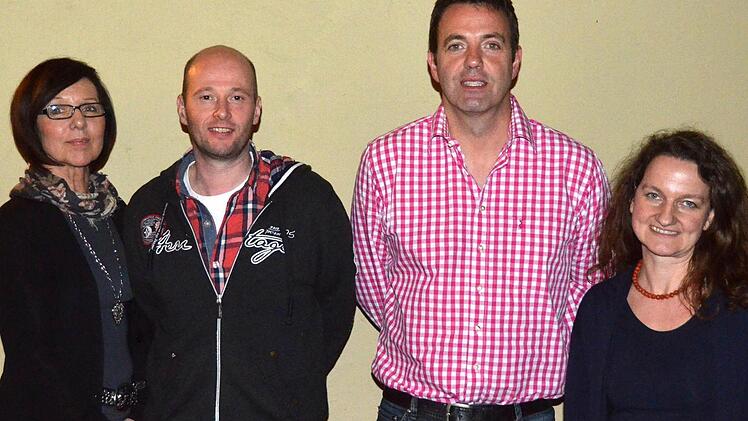 Die alte und zugleich neue Leitung des Rhönklub-Zweigvereins Burkardroth: Schriftführerin Karin Voll, Kassier Jochen Braun, Vorsitzender Thorsten Raab und seine Stellvertreterin Heidrun Zink.