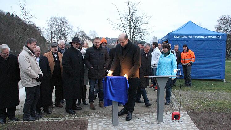Der Geodätische Referenzpunkt wurde enthüllt.  Foto: Friedwald Schedel