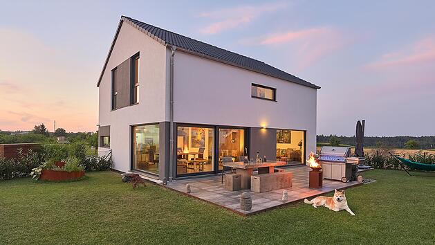 Die Fertighäuser von LUXHAUS punkten in unsicheren Zeiten mit NH-Zertifizierung, Festpreisgarantie & Co.