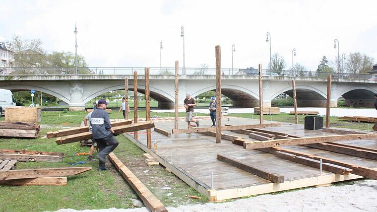 Aufbau am Stadtstrand.  Foto: Robert Huger
