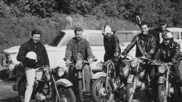 Auf dem Weg zum Monte Kaolino:  Reinhard Auschill (links) mit seinen Motorradfreunden 1967.Foto: privat