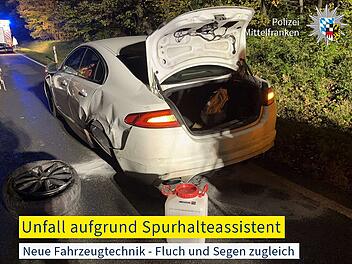 B2 im Kreis Erlangen-Höchstadt: Auto kollidiert mit Pannenfahrzeug - kuriose Ursache