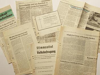 Zeitungsausschnitte aus den 1970er-Jahren zeigen, wie kontrovers die Zugehörigkeit von Züntersbach zu Hessen oder Bayern auch im Ort selbst diskutiert wurde. Am Ende ging der Ort in der Großgemeinde Sinntal auf. Foto: Steffen Standke